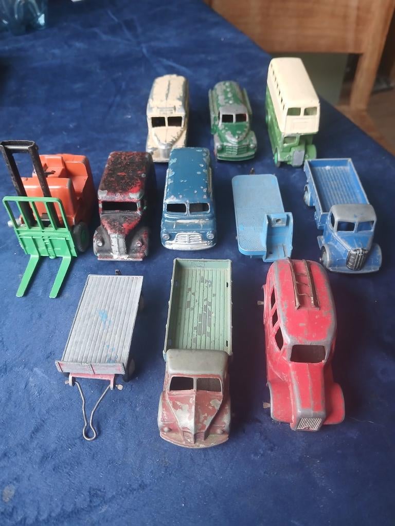 Lot van 11 opknappers Dinky toys, Hobby en Vrije tijd, Modelauto's | 1:43, Ophalen of Verzenden, Gebruikt, Auto, Dinky Toys