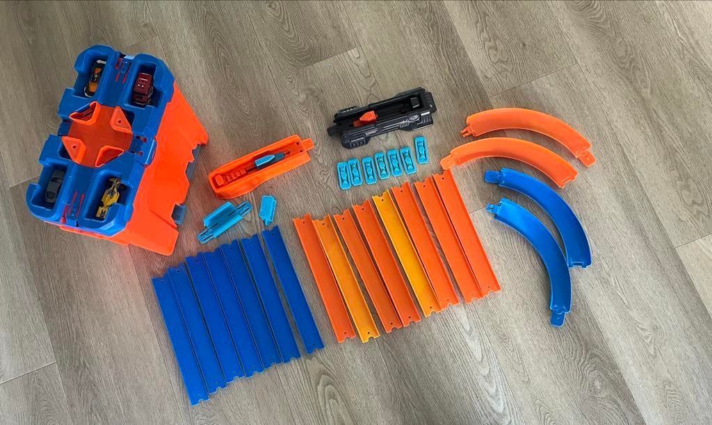 Hot Wheels Track Builder met kurkentrekker en auto's, Kinderen en Baby's, Speelgoed | Racebanen, Ophalen of Verzenden, Hot Wheels
