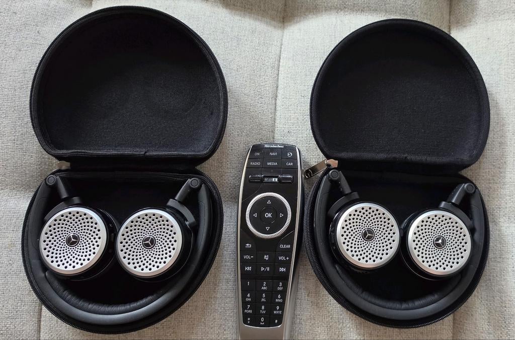 Originele Mercedes Benz afstandsbediening en headset, Auto diversen, Autospeakers, Ophalen, Zo goed als nieuw