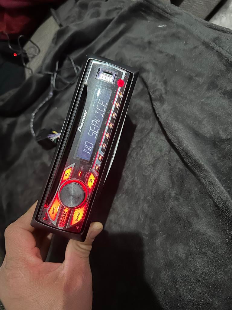 Pioneer autoradio met USB en Bluetooth, Auto diversen, Autoradio's, Ophalen of Verzenden, Zo goed als nieuw