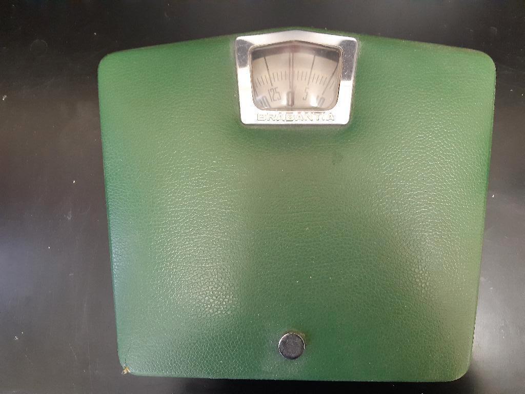 Vintage groene personenweegschaal, Witgoed en Apparatuur, Weegschalen, Ophalen, Gebruikt, Analoog, 100 kg of meer