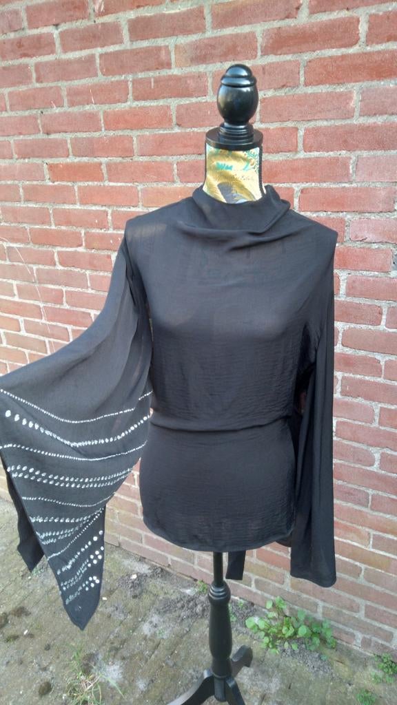 Zara top zwart met strass&cape mouwen XL, Verzenden, Maat 46/48 (XL) of groter, Nieuw, Lange mouw