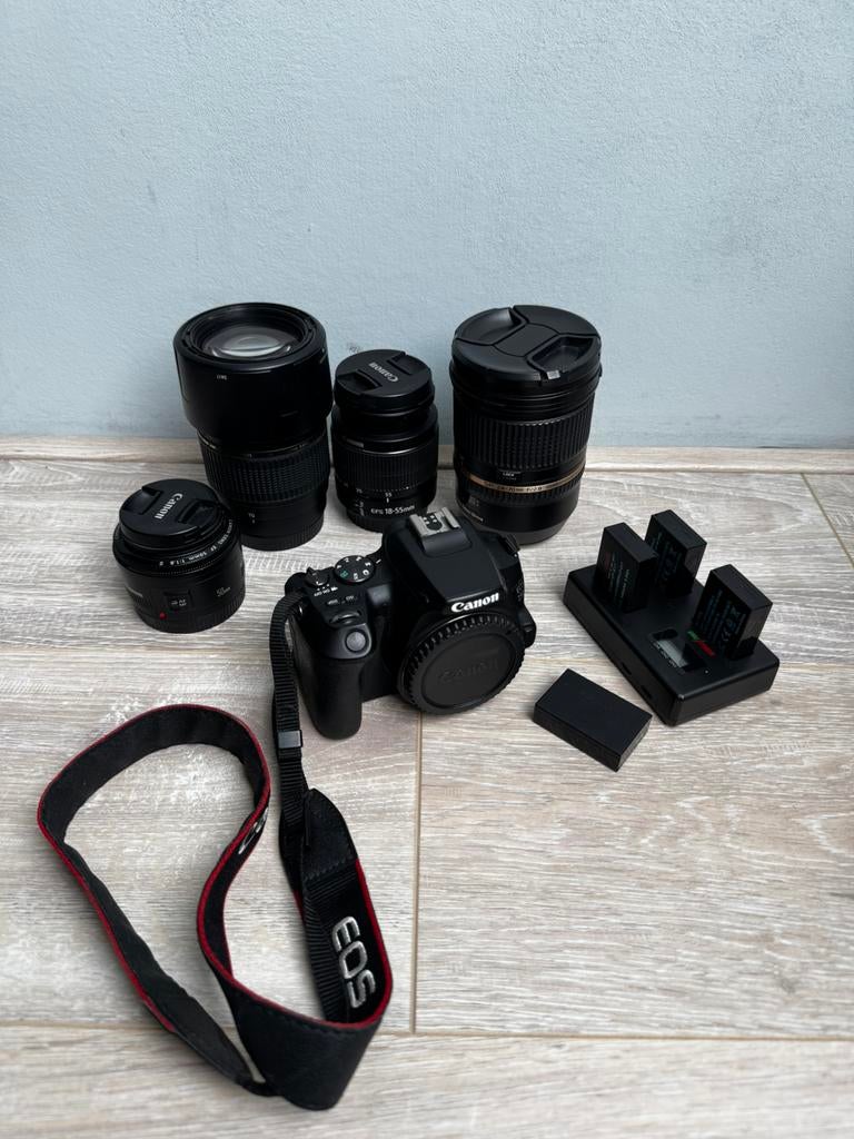 Canon EOS 250D + lenzen, Ophalen of Verzenden, Zo goed als nieuw, Canon, Geen optische zoom