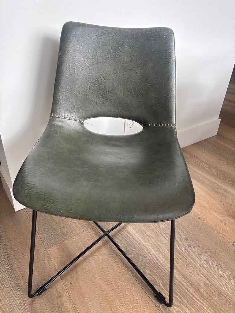 Eettafelstoelen gebruikt GRATIS af te halen, Ophalen, Gebruikt, Overige kleuren, Metaal