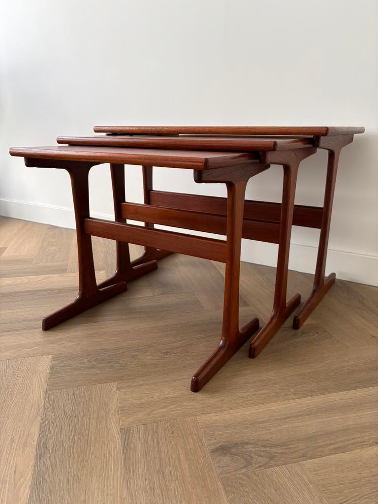 VINTAGE Sidetables. Mid Century, Kai Kristiansen | Jaren ‘60, Ophalen, 50 tot 100 cm, Teakhout, 25 tot 50 cm