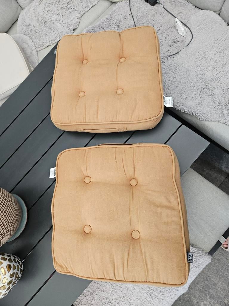 2 tuinkussen van intratuin, Ophalen