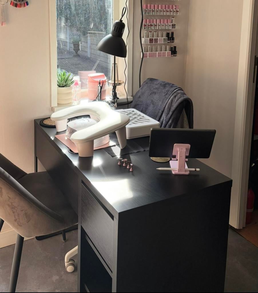 nageltafel, Huis en Inrichting, Bureaus, Ophalen, Zo goed als nieuw