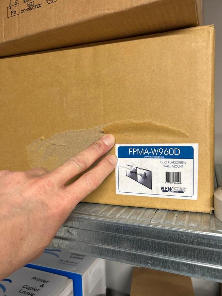 NewStar FPMA-W960D Duo Flatscreen Muurbeugel, Huis en Inrichting, Kasten | Televisiemeubels, Nieuw, Minder dan 100 cm, 50 tot 100 cm