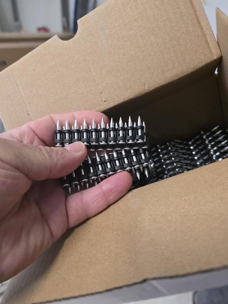 Spijkers op strip voor tacker, diverse lengtes, Doe-het-zelf en Verbouw, IJzerwaren en Bevestigingsmiddelen, Gebruikt, Spijkers