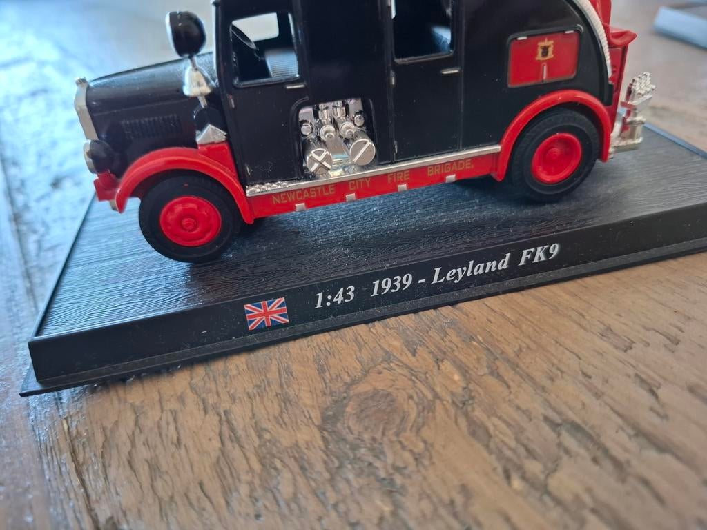 Brandweer miniatuur Leyland FK9 1939 1:43, Hobby en Vrije tijd, Modelauto's | 1:43, Ophalen of Verzenden, Zo goed als nieuw, Auto