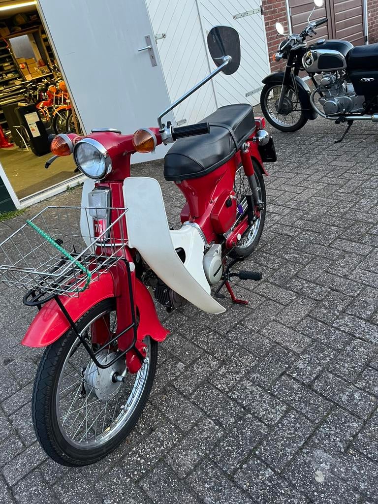 Honda c70 met 125 blok en kenteken nette goede staat, Fietsen en Brommers, Brommers | Oldtimers, Ophalen, Overige merken