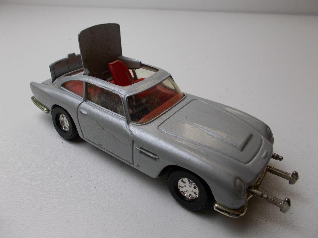 1984 Corgi 271 ASTON MARTIN DB-5.  007 JAMES BOND (-B-)