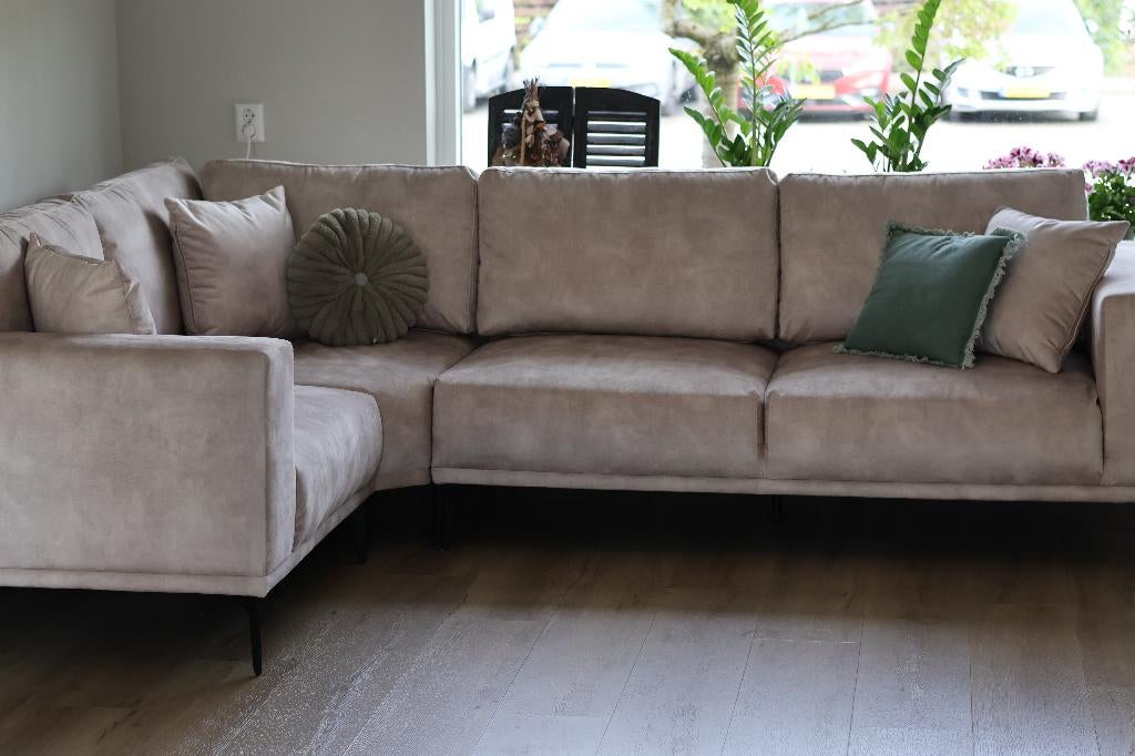 Gloednieuwe beige hoekbank, Huis en Inrichting, Banken | Bankstellen, Ophalen, Hoekbank, Nieuw, Vierpersoons of meer