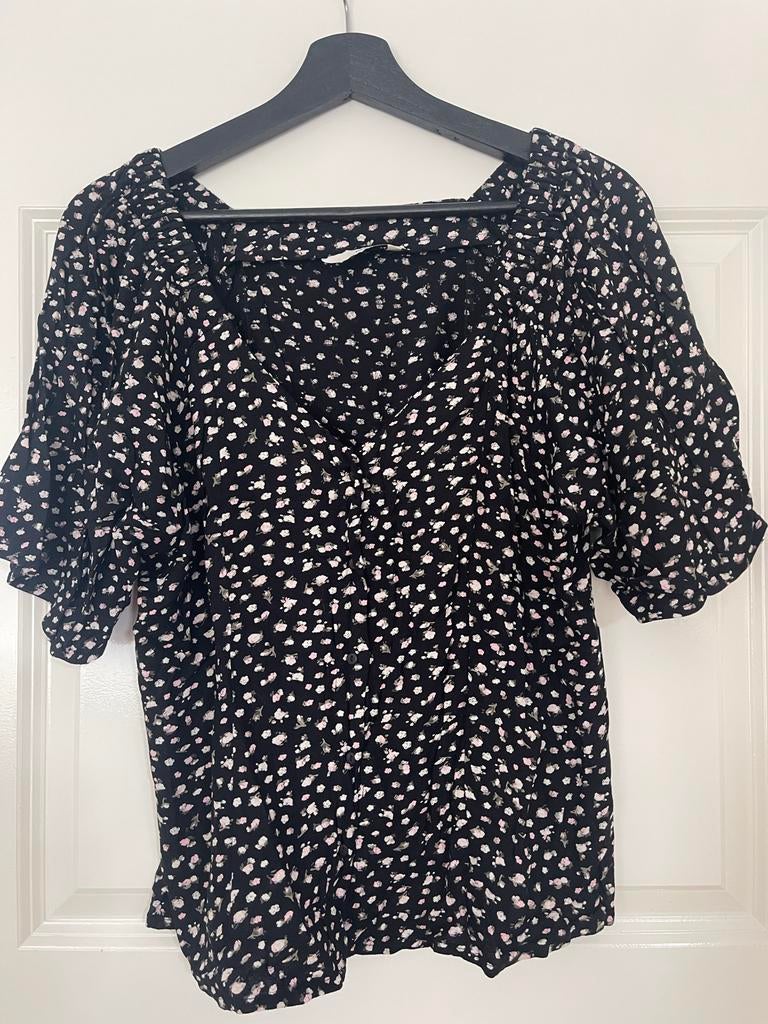 Pigalle top met bloemenprint, Kleding | Dames, Tops, Zwart, Maat 42/44 (L), Ophalen of Verzenden, Korte mouw