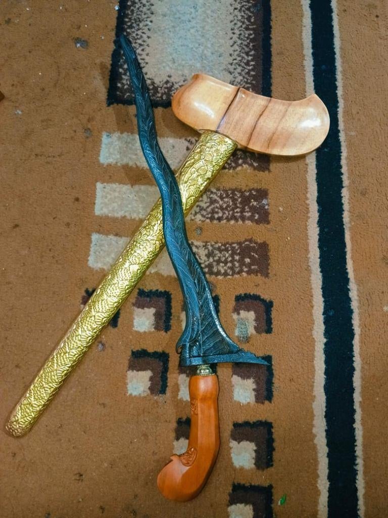 Antieke Keris Pandawa 5 Luk Pamor Blarak Sineret Solo SVD43, Antiek en Kunst, Verzenden