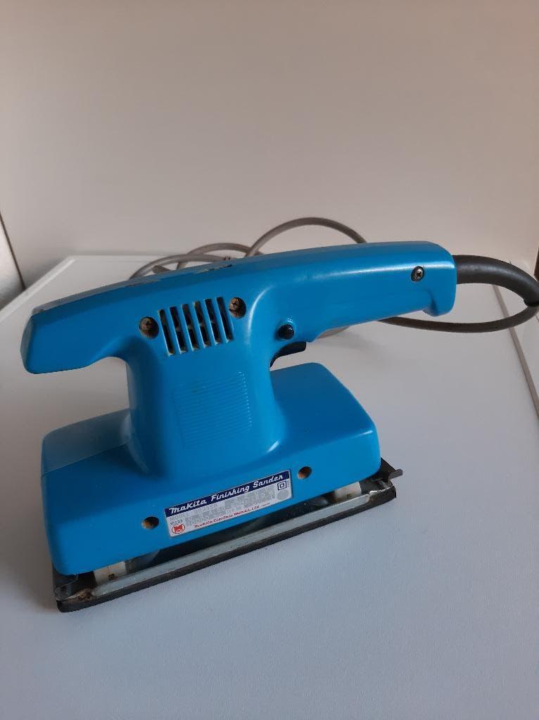 Makita vlakschuurmachine, Doe-het-zelf en Verbouw, Ophalen, Gebruikt, Minder dan 600 watt, Vlakschuurmachine