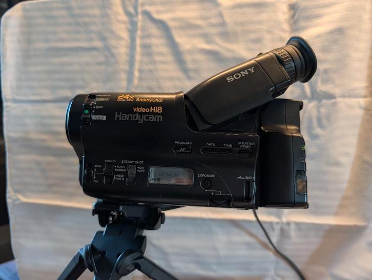 Sony CCD-TR750E Hi8 Handycam - Als nieuw - Compleet & Getest, Audio, Tv en Foto, Videocamera's Analoog, Camera, Hi 8, Verzenden