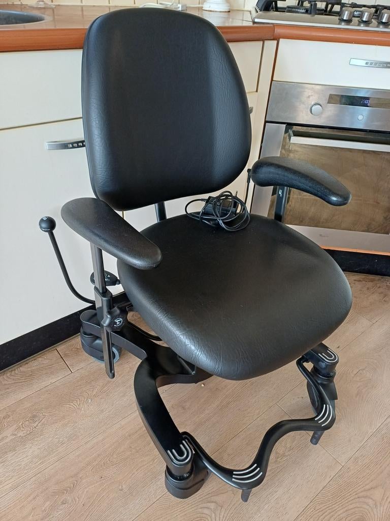 Vela tango 700EB  nieuwere  trippelstoel trippel stoel, Diversen, Ophalen of Verzenden, Elektrische rolstoel