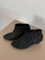 zwart enkellaarsje, merk Think, maat 38, Kleding | Dames, Schoenen, Ophalen of Verzenden, Zo goed als nieuw, Zwart