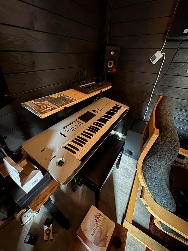 Korg Nautilus 61 Grey AT weekendprijs, Muziek en Instrumenten, Synthesizers, Zo goed als nieuw, 61 toetsen, Korg, Met midi-aansluiting