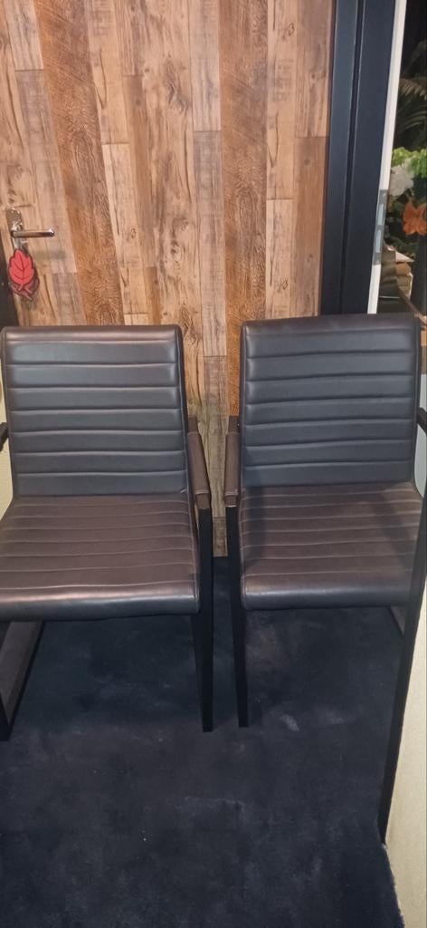 Set van 2 donkergrijze leren eettafelstoelen - z.g.a.n., Huis en Inrichting, Stoelen, Twee, Leer, Ophalen of Verzenden, Zo goed als nieuw