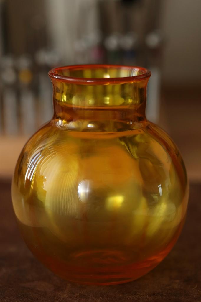 Siem van der Marel Leerdam Oranje vaasje, Ophalen, Oranje, Minder dan 50 cm, Glas