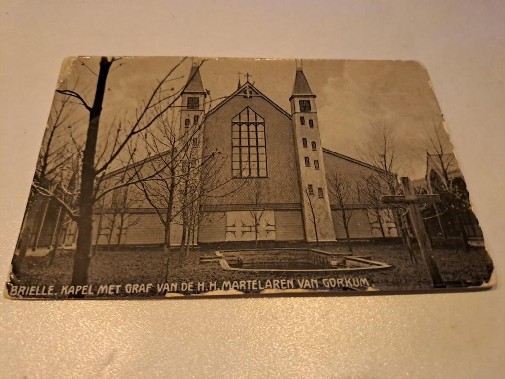 Brielle,  Kapel met graf van martelaren van gorkum, Verzamelen, Ophalen of Verzenden, Zuid-Holland