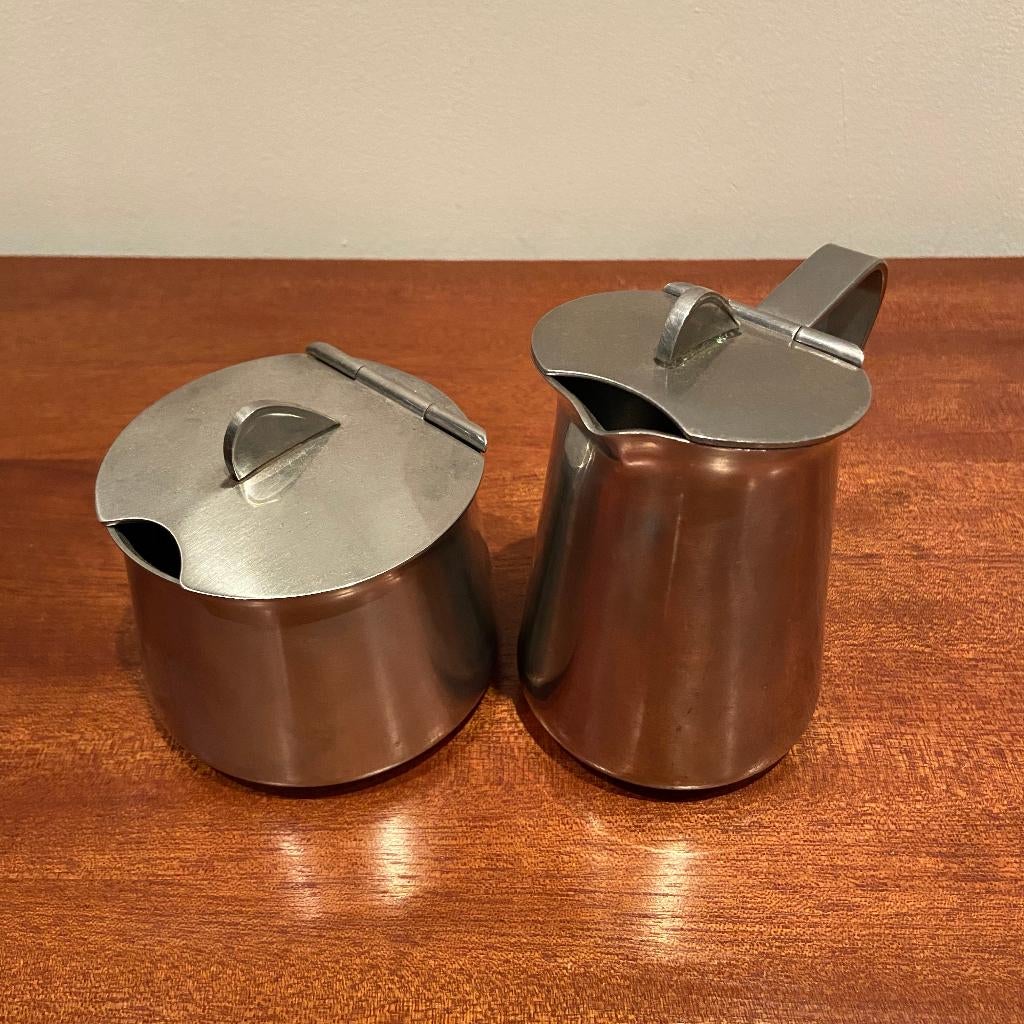 set Alessi rvs 18/10 suikerpot en melkkan, Gebruikt, Overige typen, Ophalen of Verzenden, Bauhaus stijl