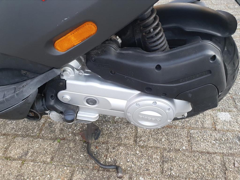 Piaggio Zip 2021 - Topstaat, Lage Kilometers!, Fietsen en Brommers, Scooters | Piaggio, Zo goed als nieuw, Zip, Benzine, Ophalen