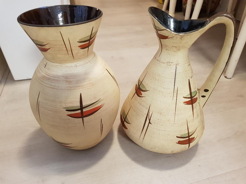 Vintage 60er vaas en schenkkan, Huis en Inrichting, Overige kleuren, Aardewerk of Porselein, Ophalen of Verzenden, Zo goed als nieuw