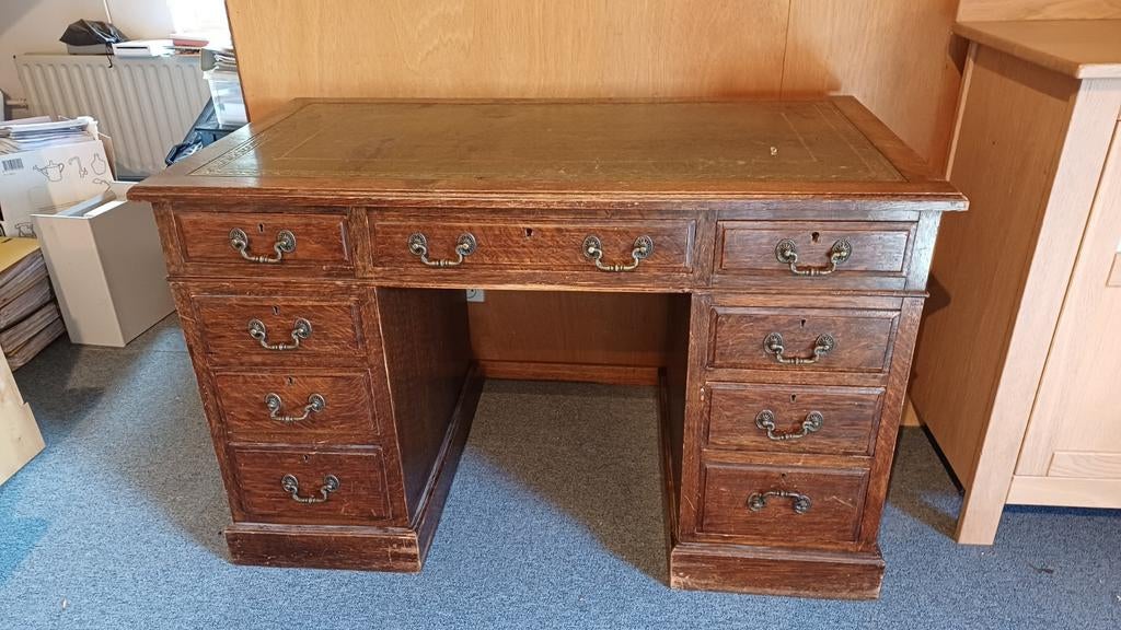 Antiek eikenhouten Engels bureau, Antiek en Kunst, Antiek | Meubels | Tafels, Ophalen