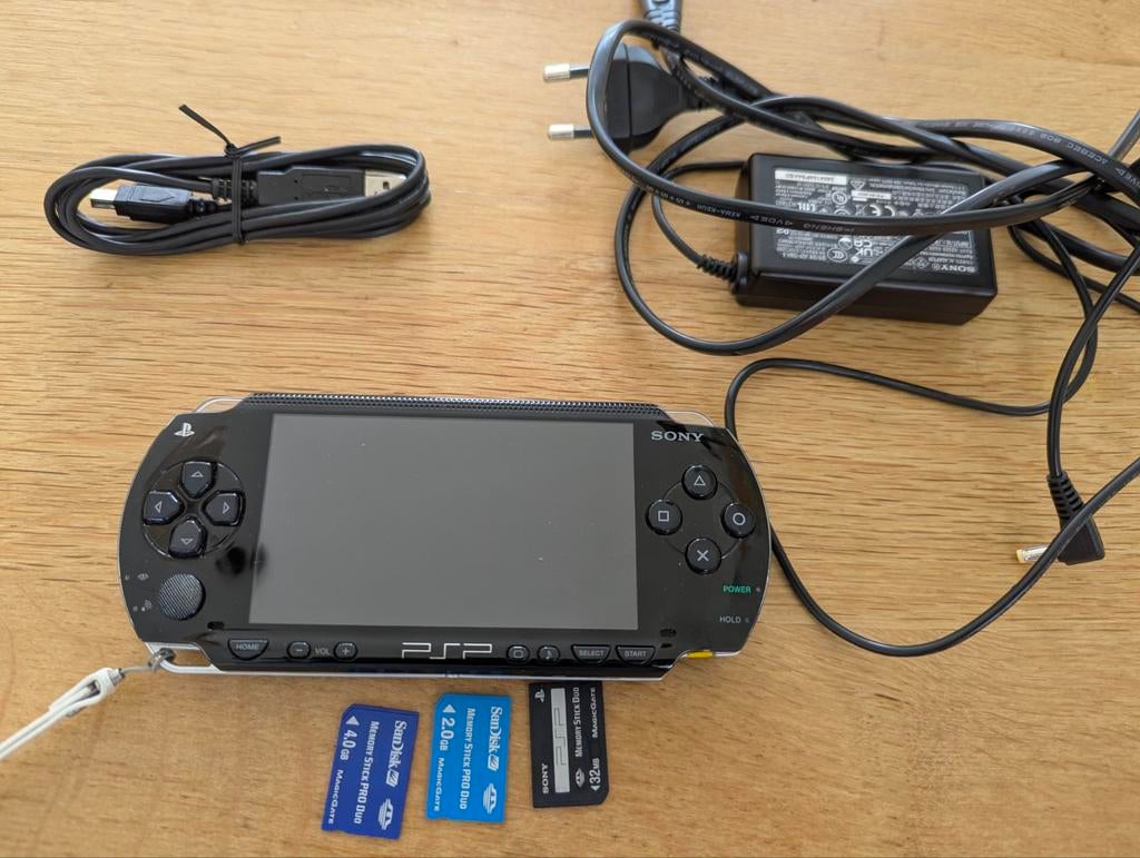 Sony PlayStation Portable - PSP 1004 -igst - nieuwe batterij, Ophalen of Verzenden, Gebruikt, Zwart, PSP