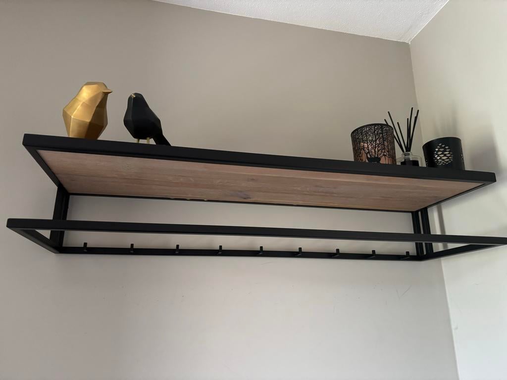 Zwarte stalen wandkapstok met houten plank, Zo goed als nieuw, Minder dan 100 cm, Metaal, Ophalen
