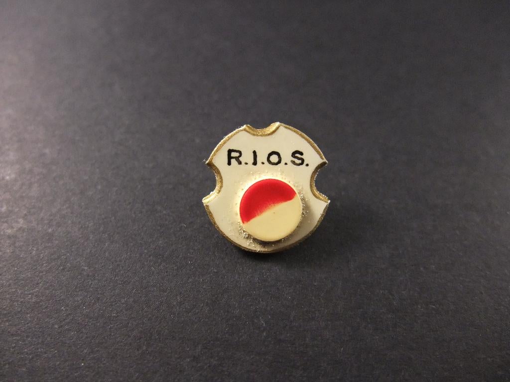 R.I.O.S voetbalclub, Roosteren, Limburg, speld, Ophalen of Verzenden, Gebruikt, Overige onderwerpen, Speldje of Pin