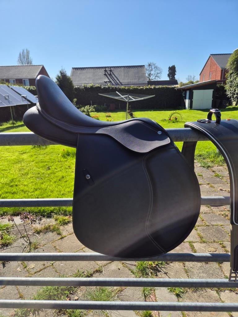 Wintec Jump 500 hart 17 inch, Dieren en Toebehoren, Paarden en Pony's | Zadels, Ophalen of Verzenden, Zo goed als nieuw, Springen
