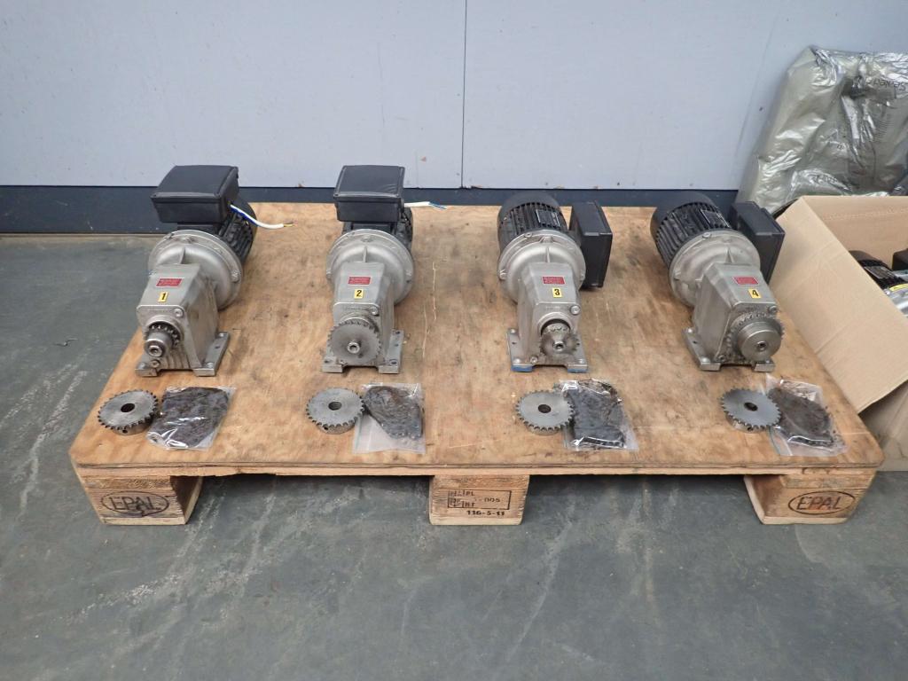 5x Elektromotor met vertraging AEG 220V / Reductormotor, Doe-het-zelf en Verbouw, Niet ingevuld, Gebruikt, Niet ingevuld, Ophalen of Verzenden
