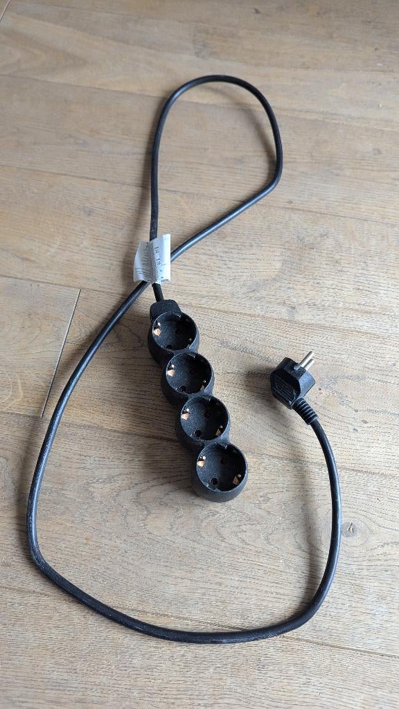 Extension cable/Stekkerdoos with 4 sockets, Ophalen, Zo goed als nieuw