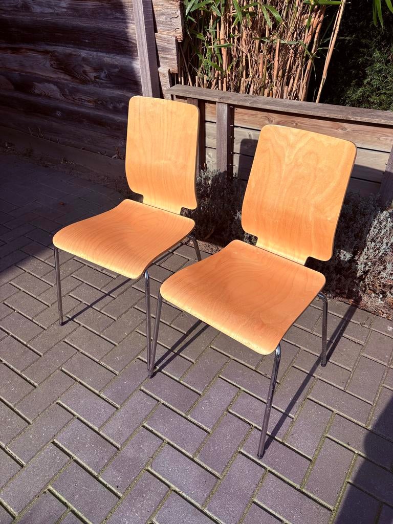 Gratis: 2 Houten IKEA eetkamerstoelen, Huis en Inrichting, Stoelen, Ophalen, Gebruikt, Twee, Overige kleuren