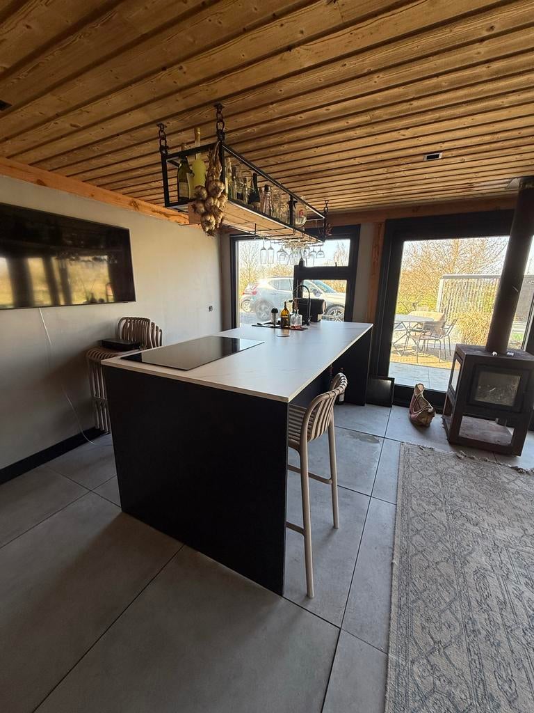 Moderne keuken/bar voor overkapping met kookeiland, Ophalen, Gebruikt, Zwart, Overige typen