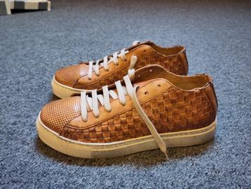Sneakers Leonardo, maat 40 beschikbaar voor biedingen