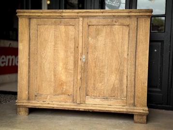 Oud eiken  Vintage Dressoir – Originele Staat beschikbaar voor biedingen