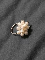 Parel ring, Sieraden, Tassen en Uiterlijk, Ringen, Wit, Ophalen of Verzenden, 17 tot 18, Dame