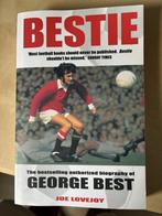 Voetbalboek "Bestie" – biografie van George Best, Joe Lovejoy, Verzenden, Zo goed als nieuw, Balsport