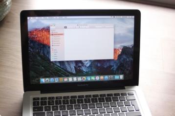 Macbook Pro 2010 in goede staat werkt perfect !! beschikbaar voor biedingen