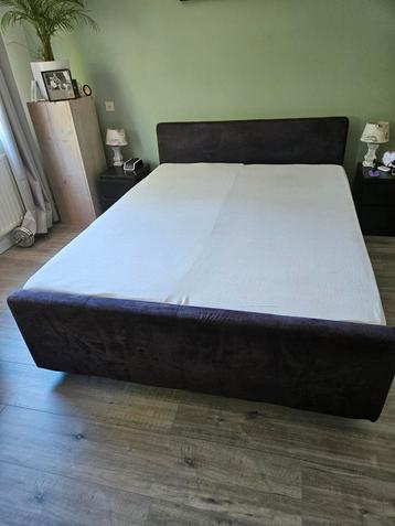 Boxspring 160 bij 200cm. 1 euro per cm 😀 beschikbaar voor biedingen