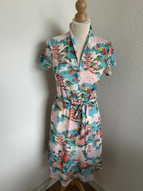 King Louie maat M Aziatische witte Emmy jurk 2274, Kleding | Dames, Jurken, Zo goed als nieuw, Maat 38/40 (M), Wit, Knielengte