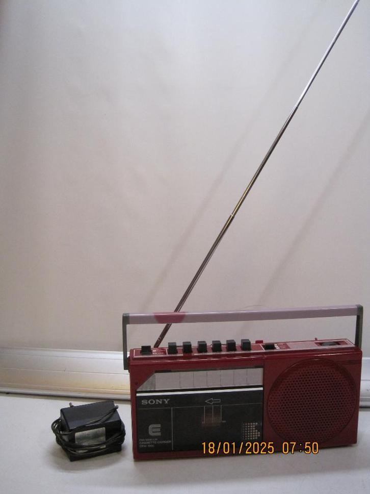 CFM 100L sony radio cassettedeck niet werkend (330), Audio, Tv en Foto, Radio's, Niet werkend, Overige typen, Ophalen of Verzenden