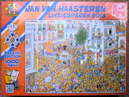Jan van Haasteren puzzel (nr. 81242): Lintjesregen 2013, Hobby en Vrije tijd, Denksport en Puzzels, Nieuw, Legpuzzel, 500 t/m 1500 stukjes