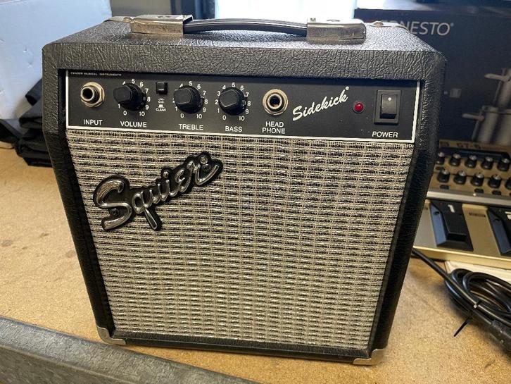 GITAARVERSTERKER Squier Sidekick ( beginners) - WD014, Muziek en Instrumenten, Versterkers | Bas en Gitaar, Gebruikt, Minder dan 50 watt