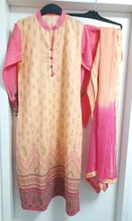 Maat M roze abrikoze 3 delige indiase pak kameez geborduurde, Kleding | Dames, Gelegenheidskleding, Ophalen of Verzenden, Zo goed als nieuw